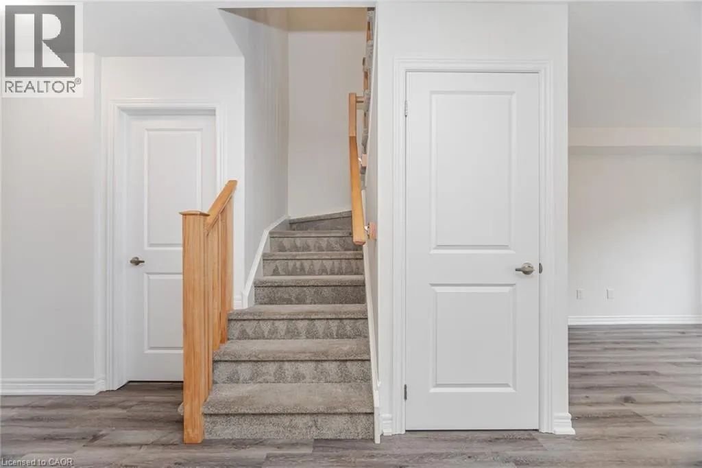 14 DRYDEN Lane
