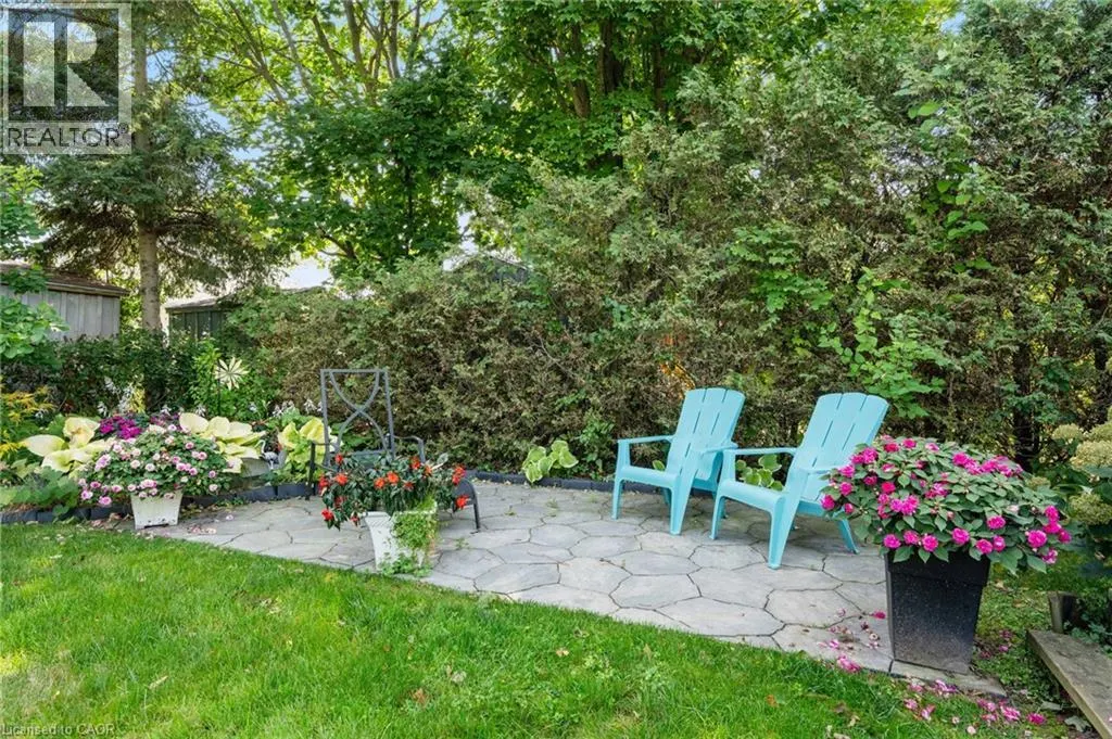 12 BRIARLEA CRES Crescent