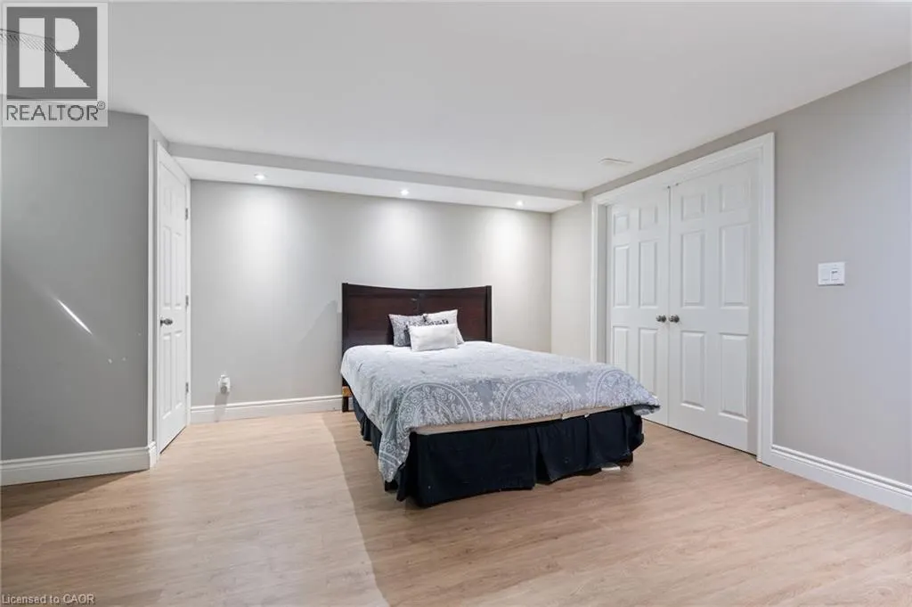 12 BRIARLEA CRES Crescent