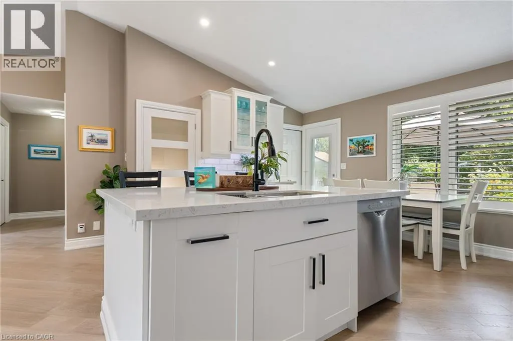 12 BRIARLEA CRES Crescent