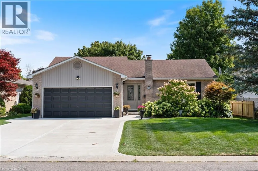 12 BRIARLEA CRES Crescent