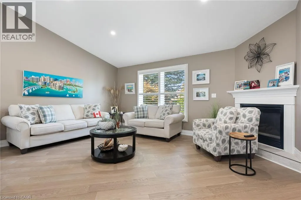 12 BRIARLEA CRES Crescent