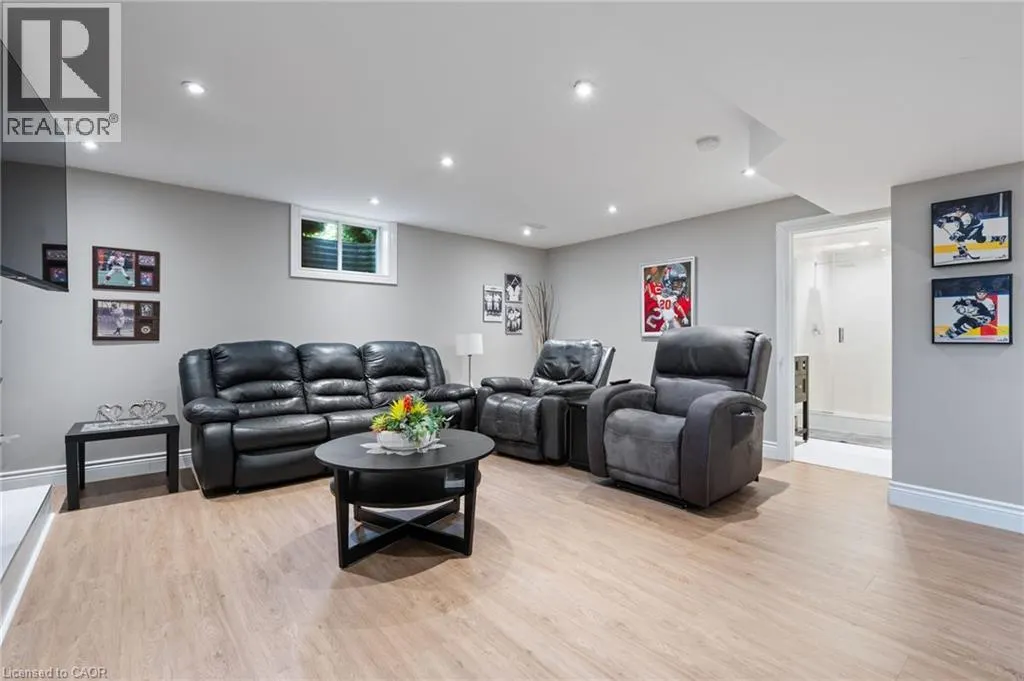 12 BRIARLEA CRES Crescent