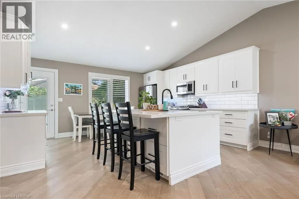 12 BRIARLEA CRES Crescent