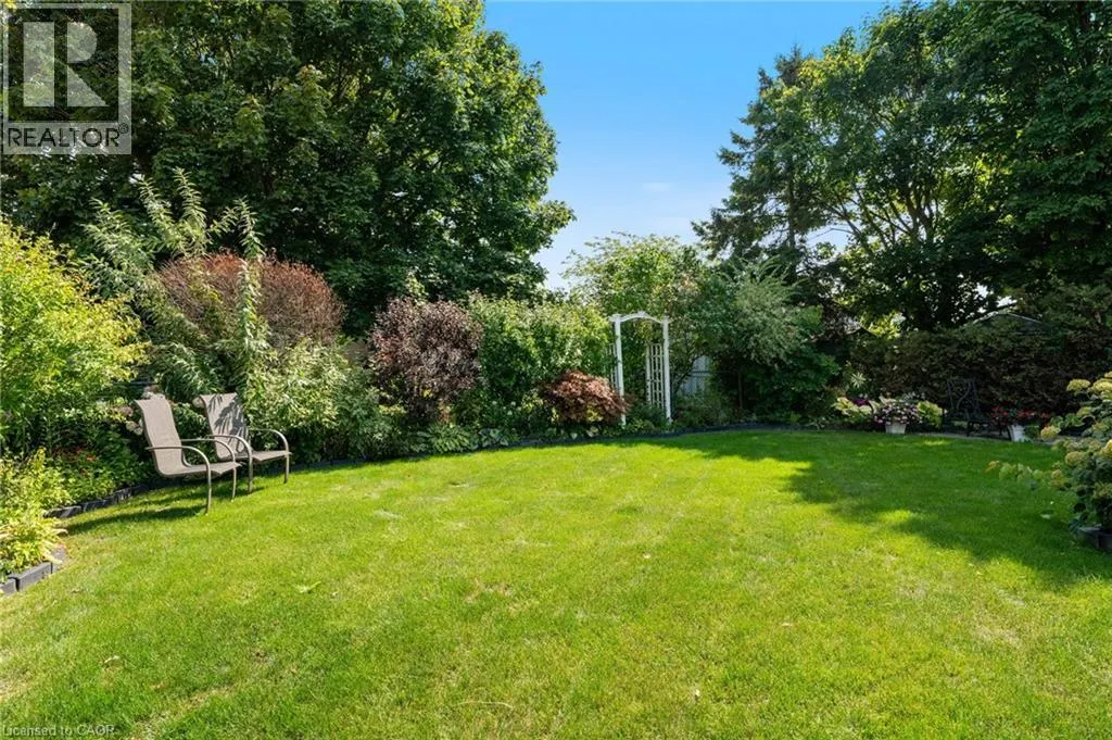 12 BRIARLEA CRES Crescent