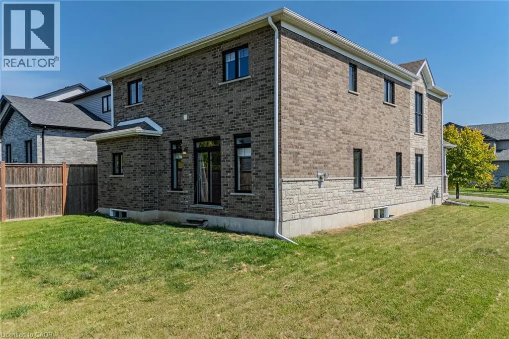 2 SEDGE AVE Avenue