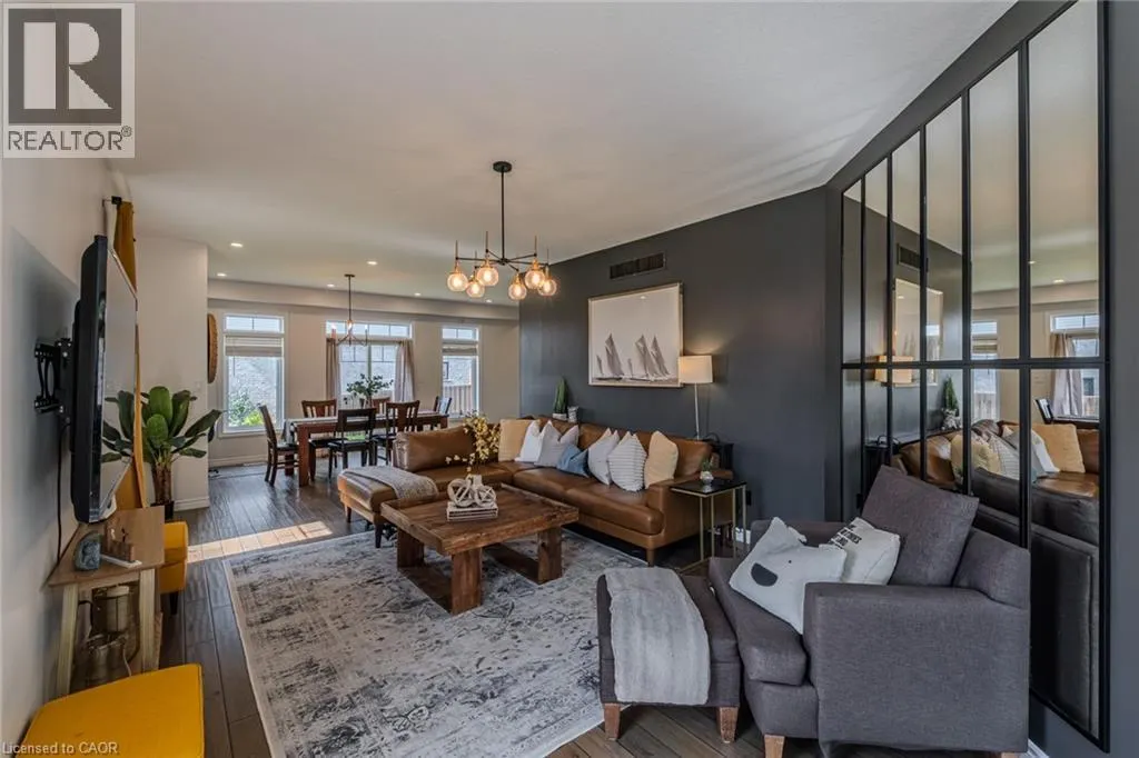 2 SEDGE AVE Avenue