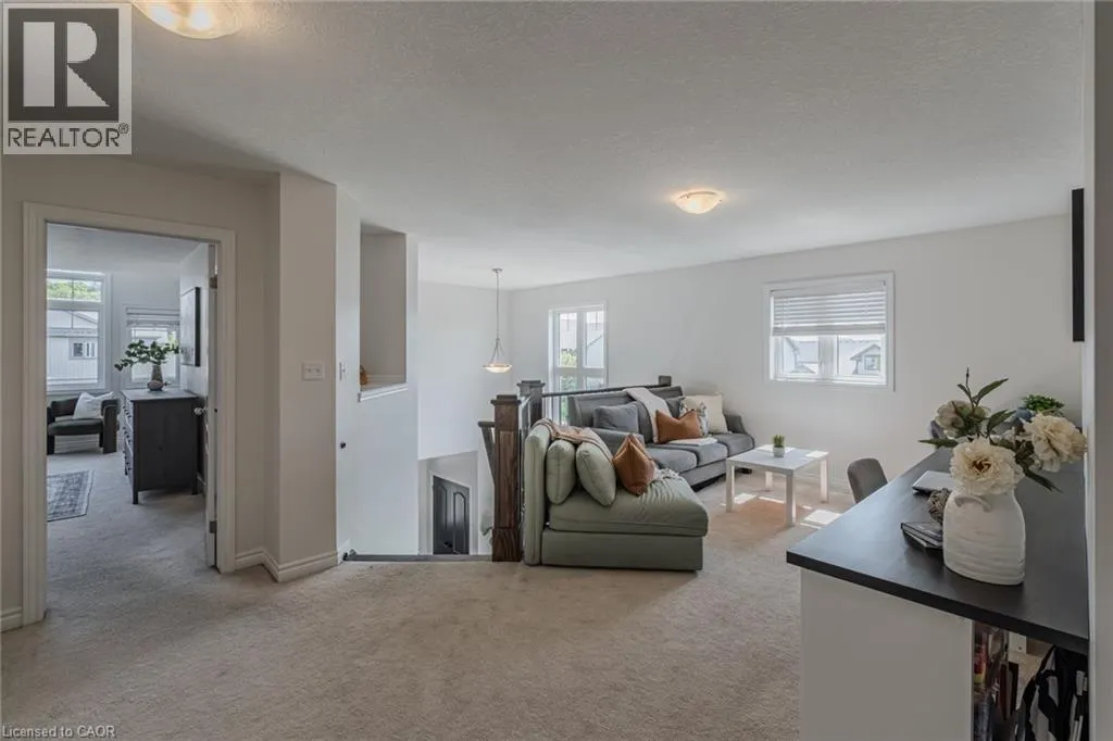 2 SEDGE AVE Avenue