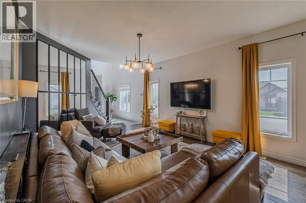 2 SEDGE AVE Avenue