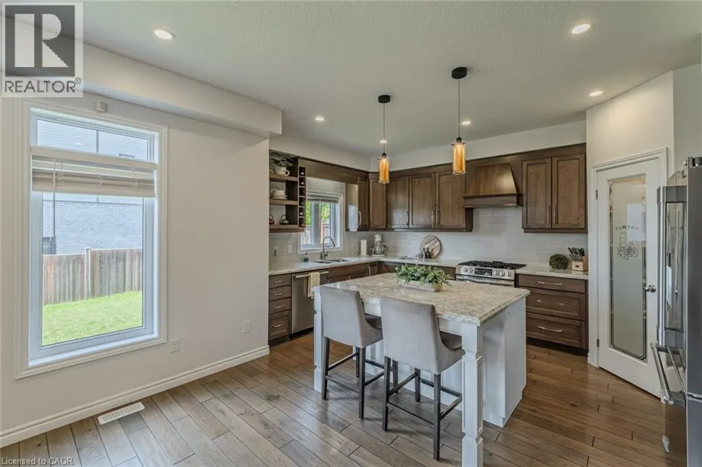 2 SEDGE AVE Avenue