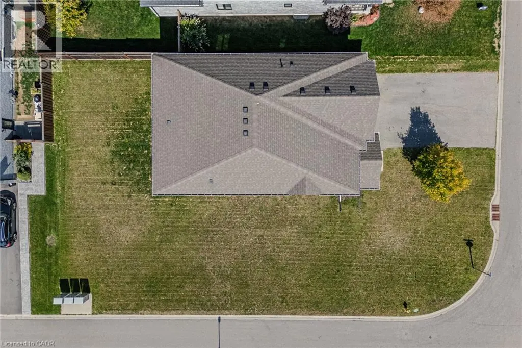 2 SEDGE AVE Avenue