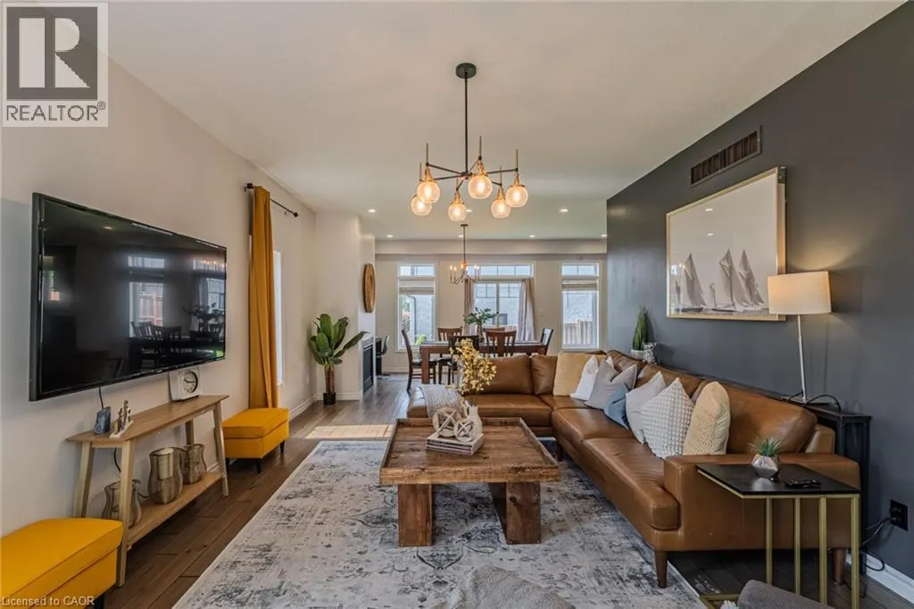 2 SEDGE AVE Avenue