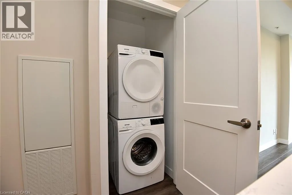 15 QUEEN Street S Unit# 909, #909
