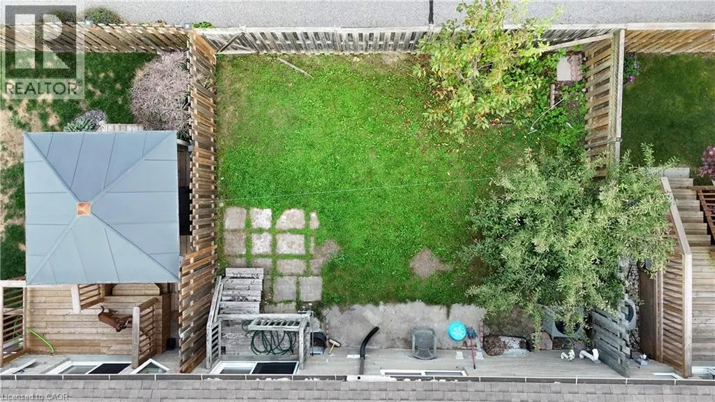 33 BANKSIDE Drive