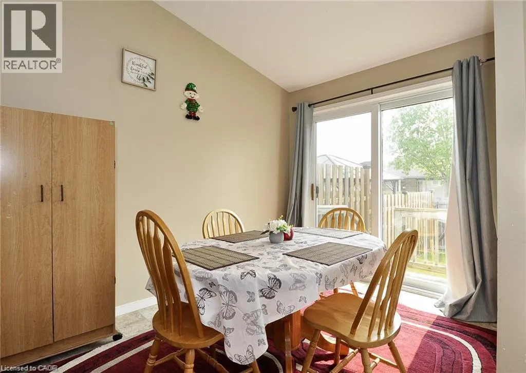 33 BANKSIDE Drive