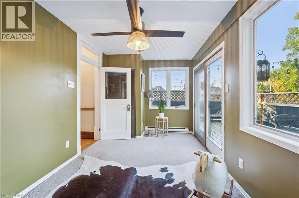 76 AHRENS Street W