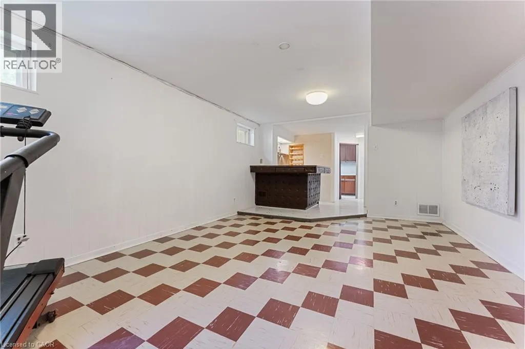 1610 HOBBS Crescent