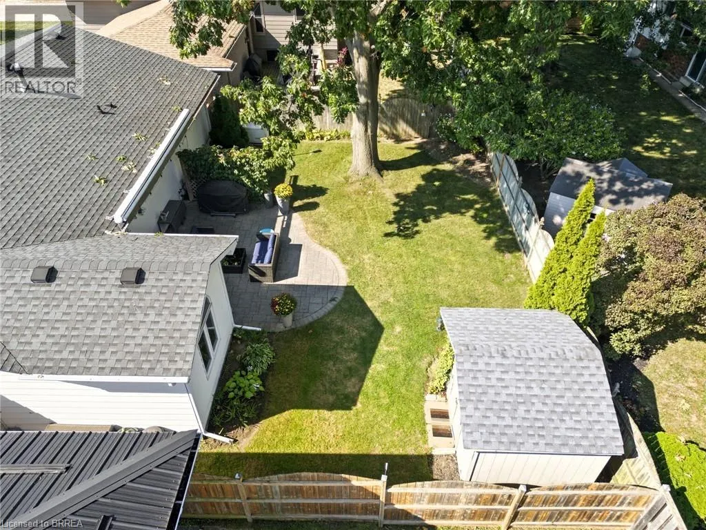 18 MCINTOSH Court