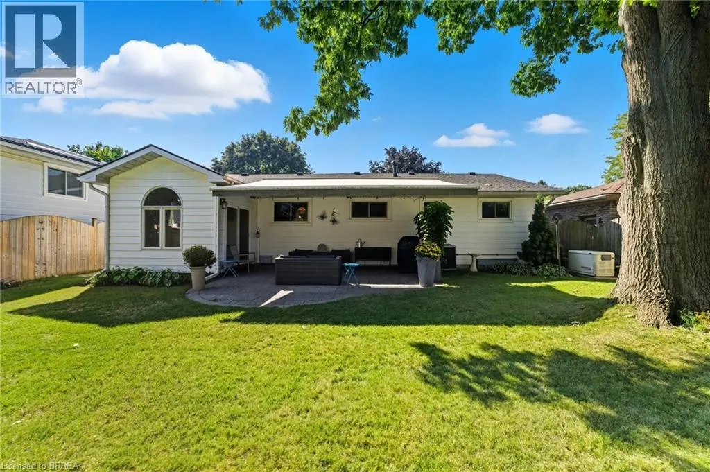 18 MCINTOSH Court