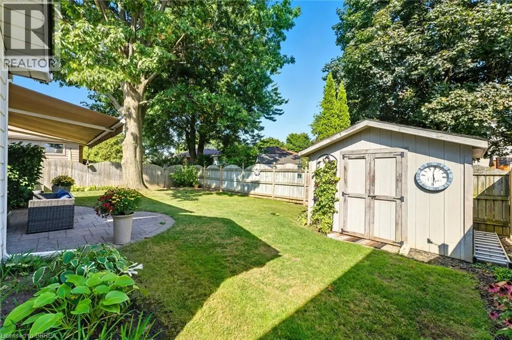 18 MCINTOSH Court