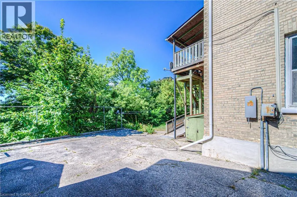 76 ROSEVIEW Avenue