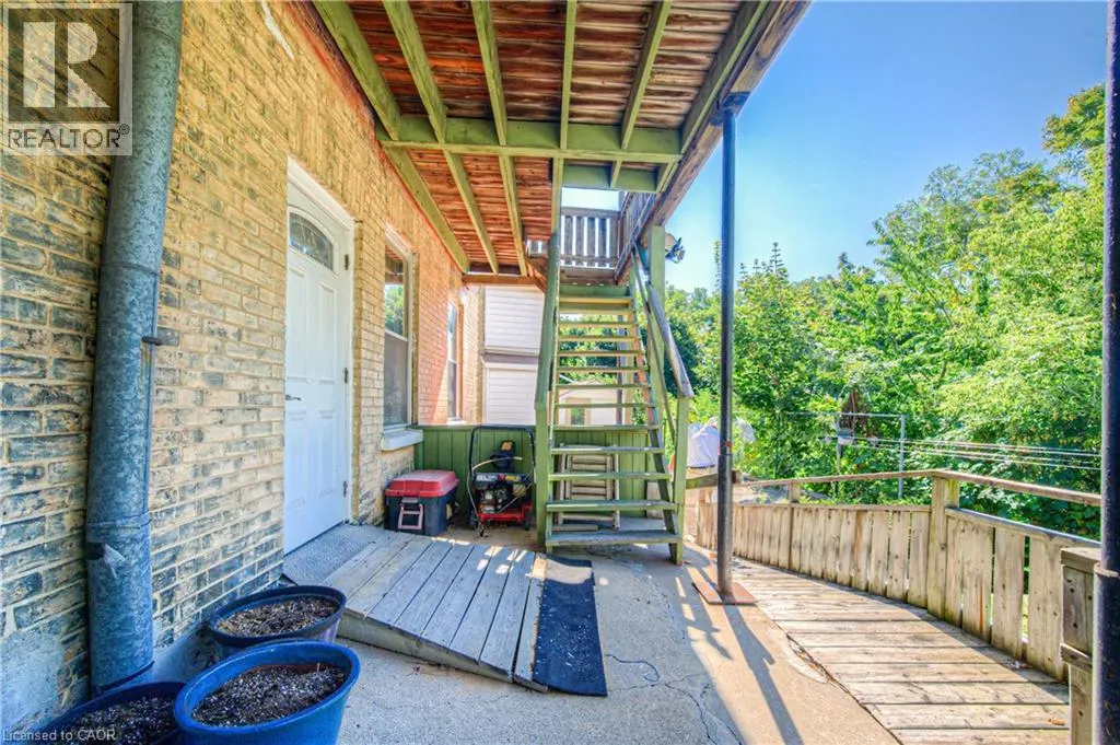 76 ROSEVIEW Avenue