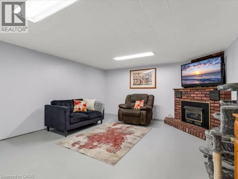 39 MEADOWLARK Drive
