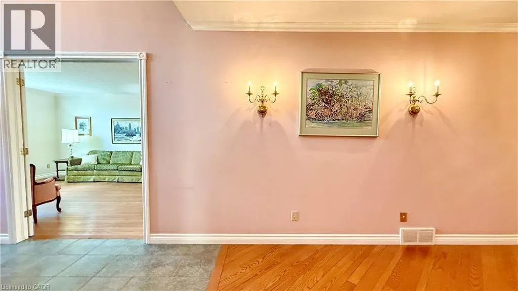 4 ORCHARD Crescent