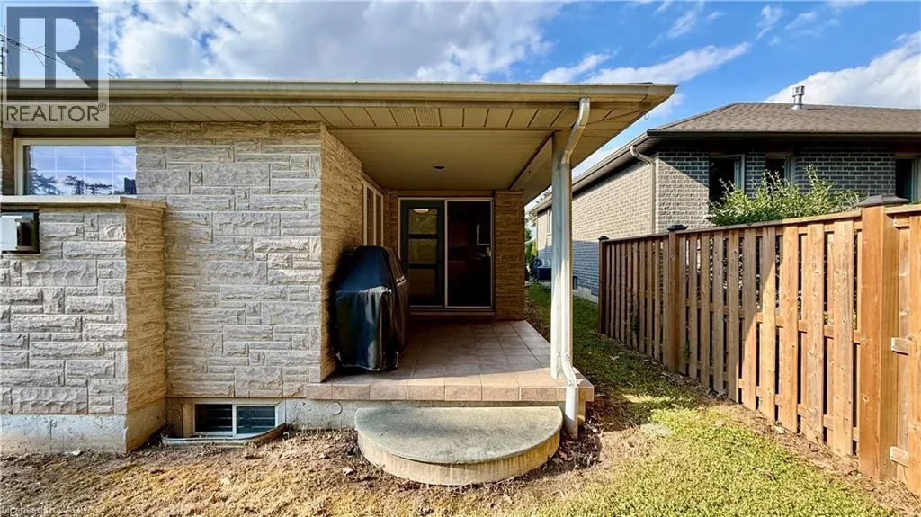 4 ORCHARD Crescent