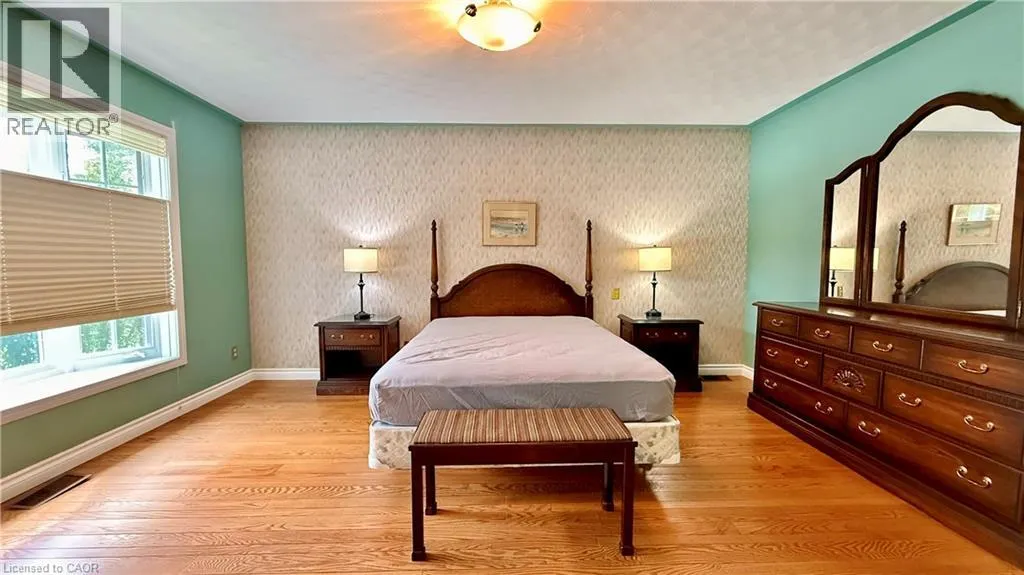 4 ORCHARD Crescent