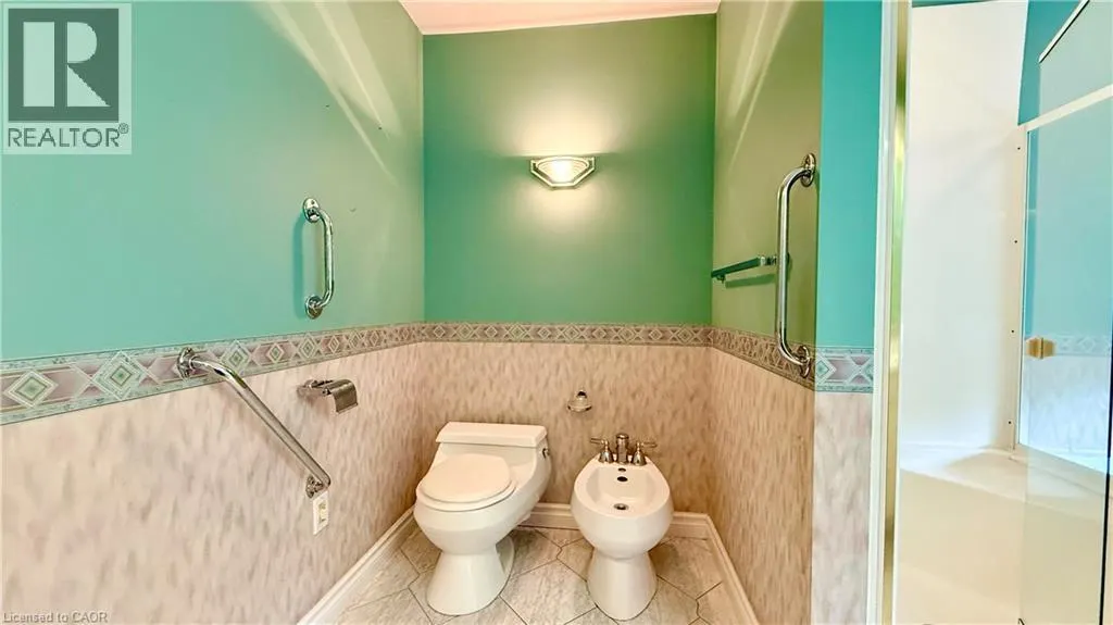 4 ORCHARD Crescent