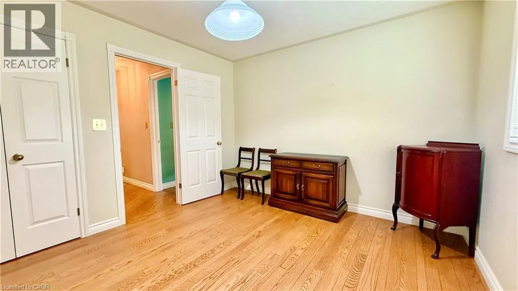 4 ORCHARD Crescent