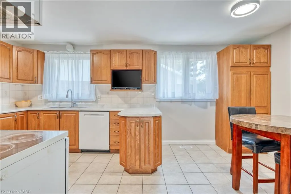 32 RIALTO Court