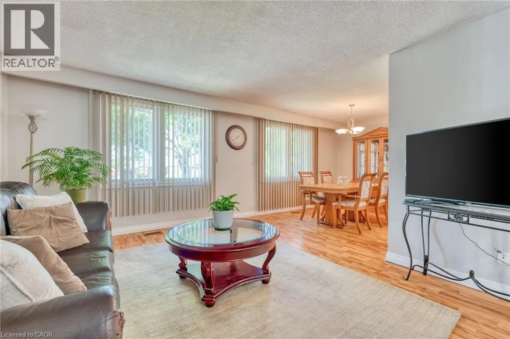 32 RIALTO Court