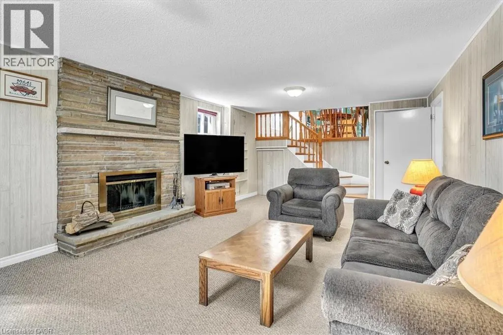 21 WILLIS Drive