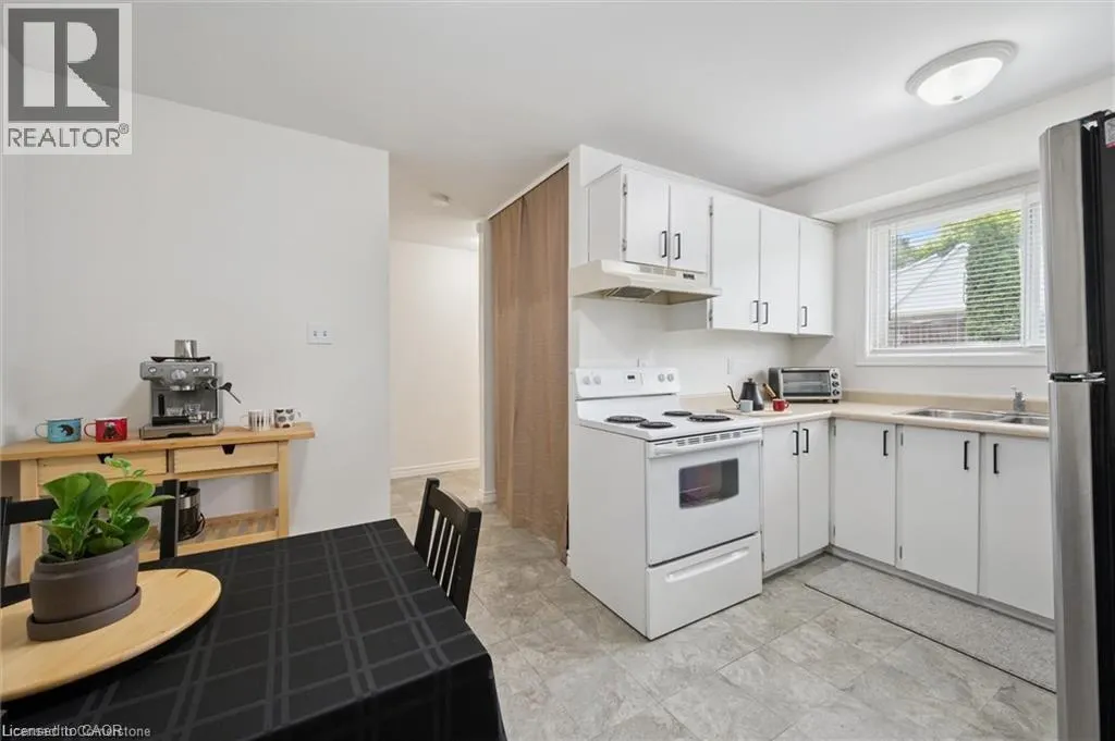 320 BLUEVALE Street N Unit# A, #A