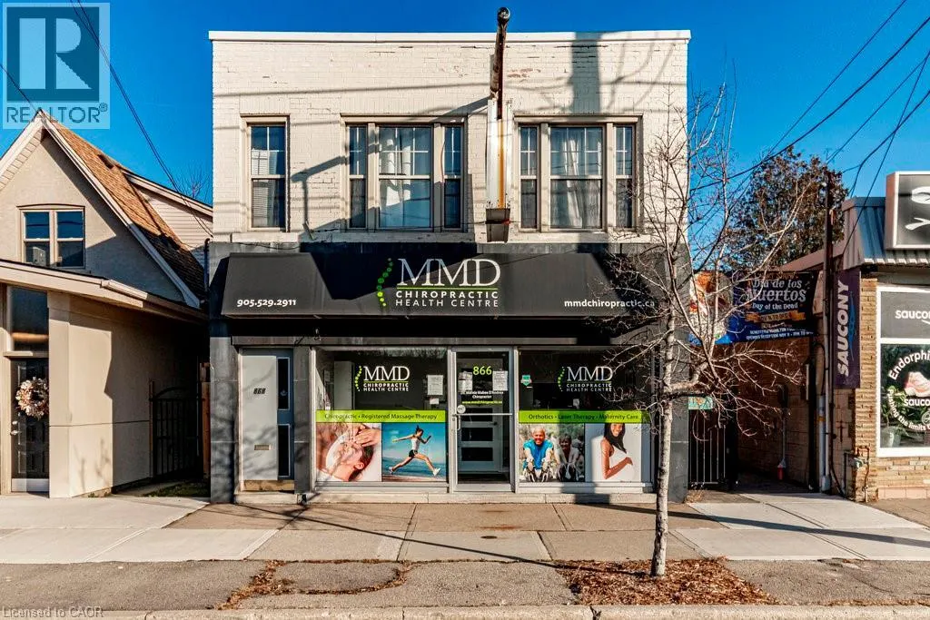 868 KING Street W