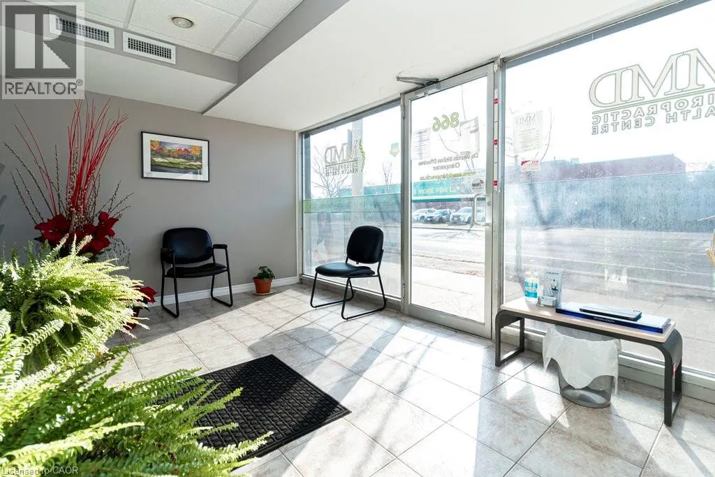 868 KING Street W