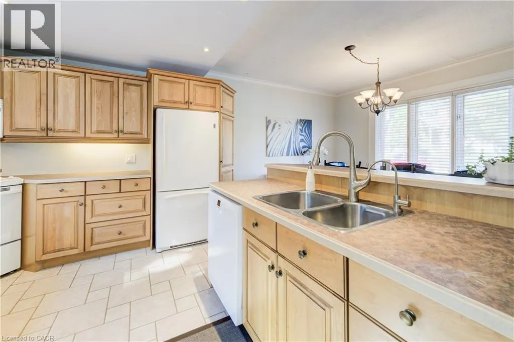 39 DUNHAM Avenue