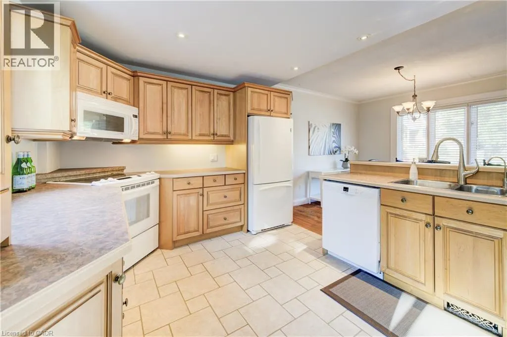 39 DUNHAM Avenue
