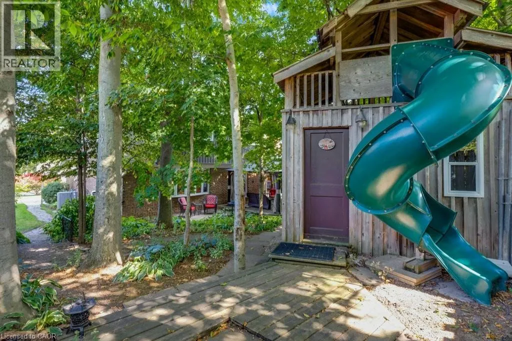 173 RIPPLEWOOD Crescent