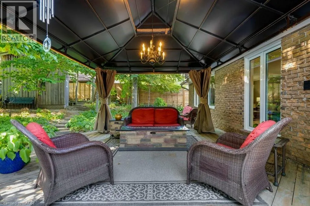 173 RIPPLEWOOD Crescent