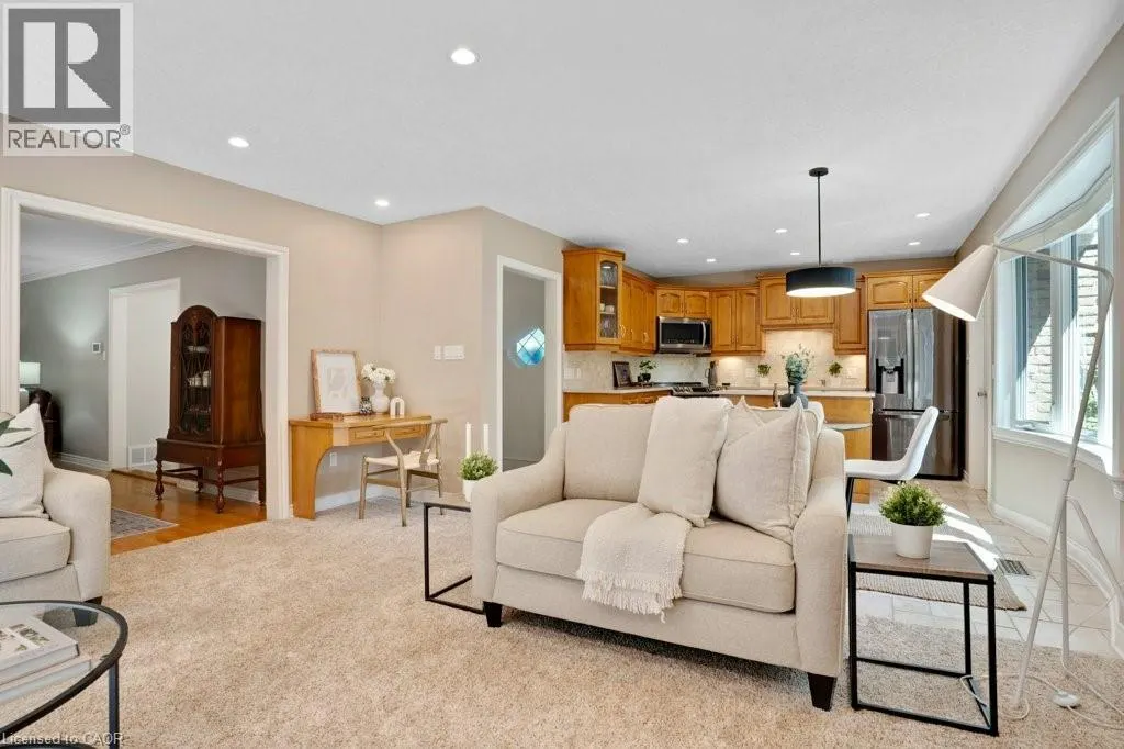 173 RIPPLEWOOD Crescent