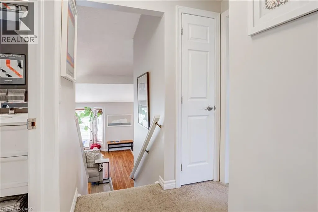104 HOMEVIEW Place