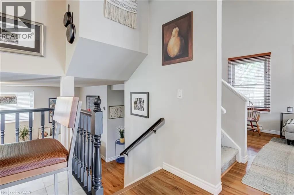 104 HOMEVIEW Place