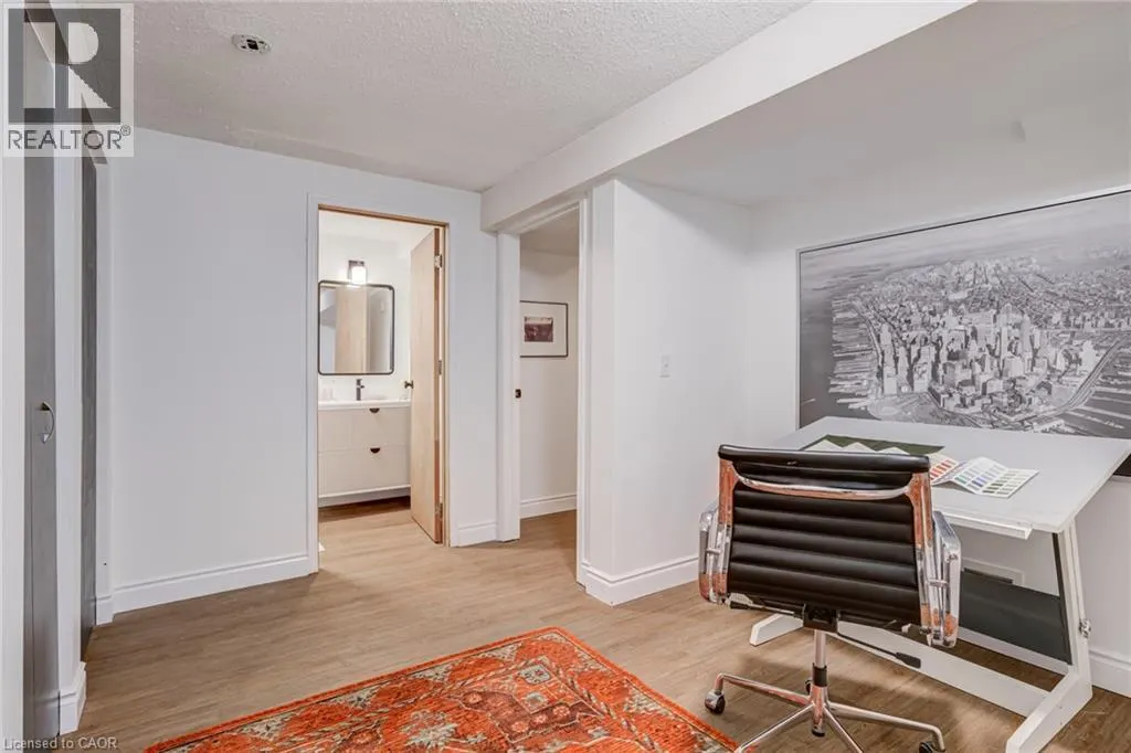 104 HOMEVIEW Place