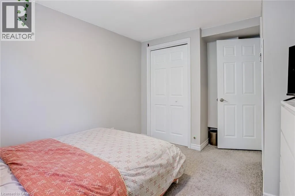 104 HOMEVIEW Place