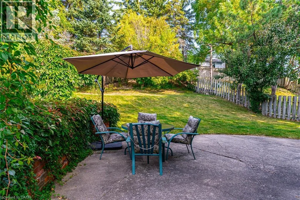104 HOMEVIEW Place