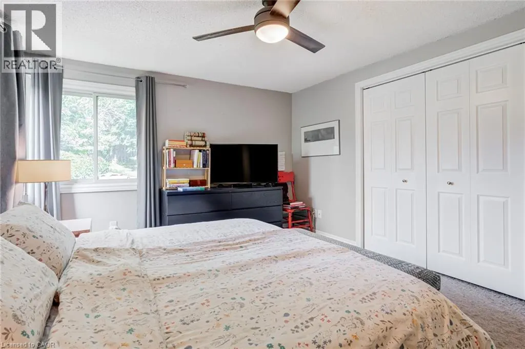 104 HOMEVIEW Place