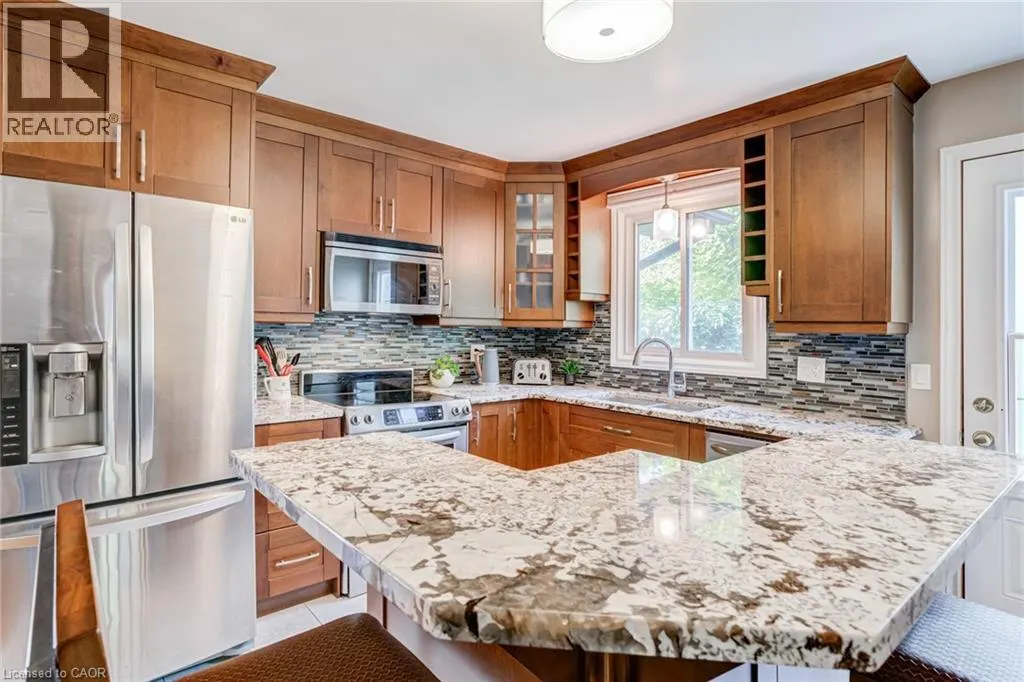 104 HOMEVIEW Place